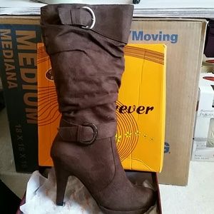 Boots, brown size 7